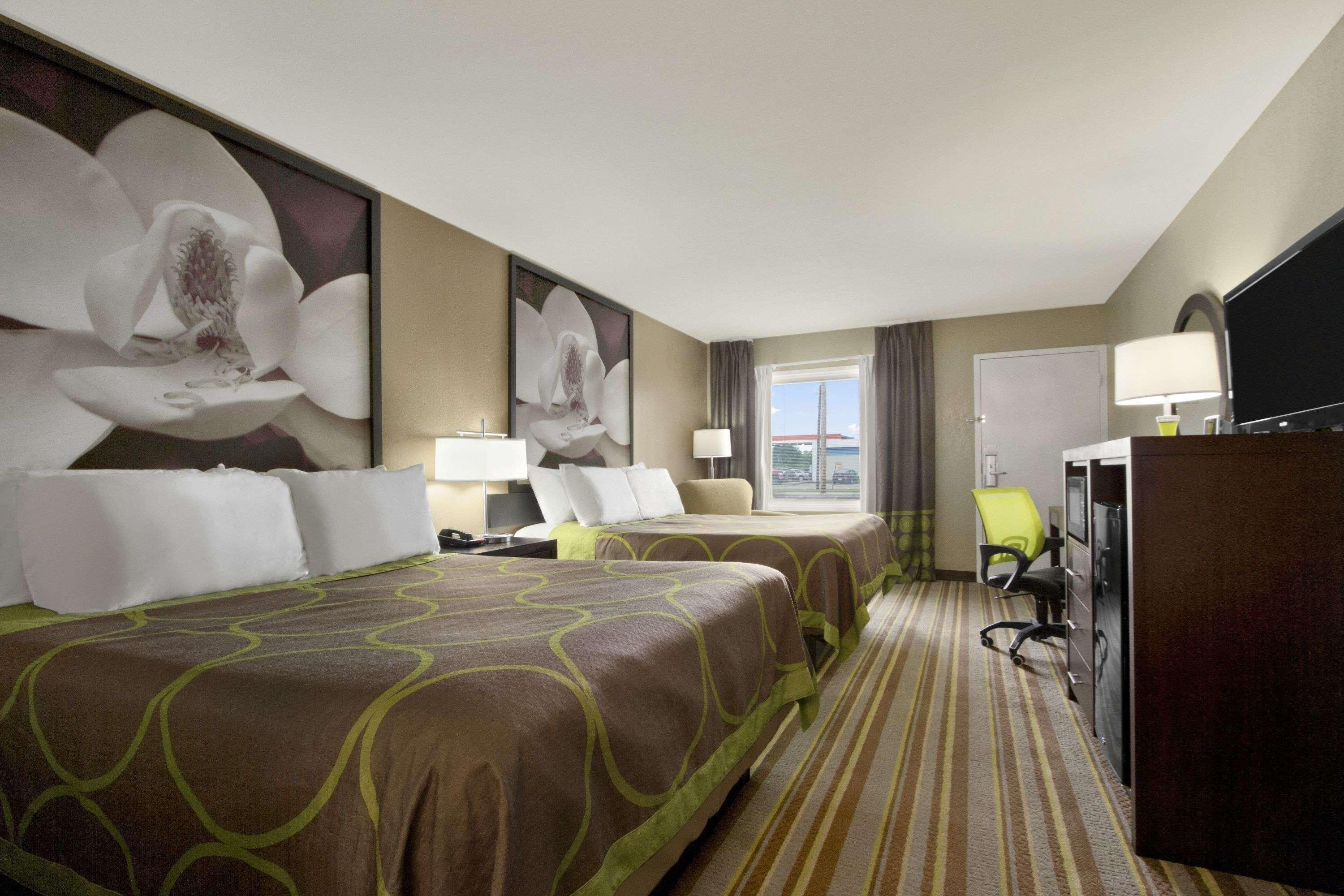 Super 8 By Wyndham-Tupelo Airport Motel Bagian luar foto