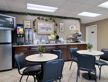 Super 8 By Wyndham-Tupelo Airport Motel Restoran foto